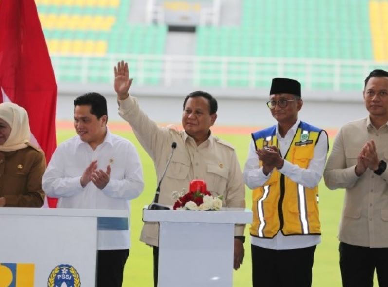 Presiden Prabowo Didampingi Menteri PU  Meresmikan Pembangunan 17 Stadion di Indonesia